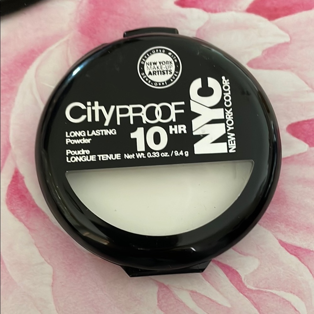 NYC City Proof 10HR Compact Powder - Black